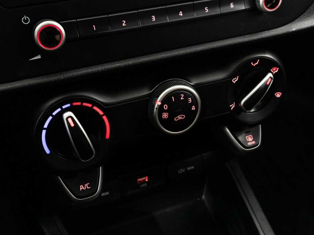 Купить Kia Rio с пробегом. Фото: #19