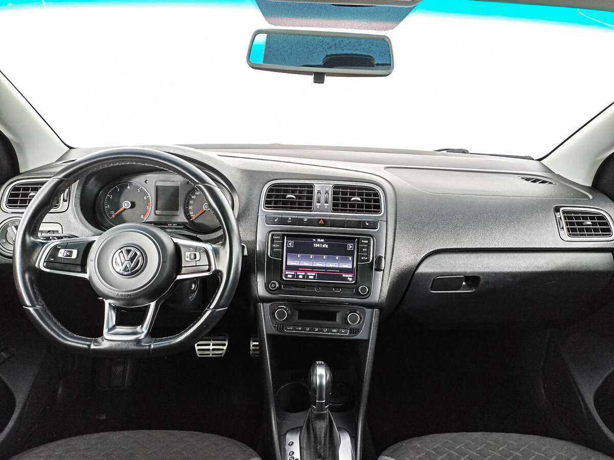 Купить Volkswagen Polo с пробегом. Фото: #10
