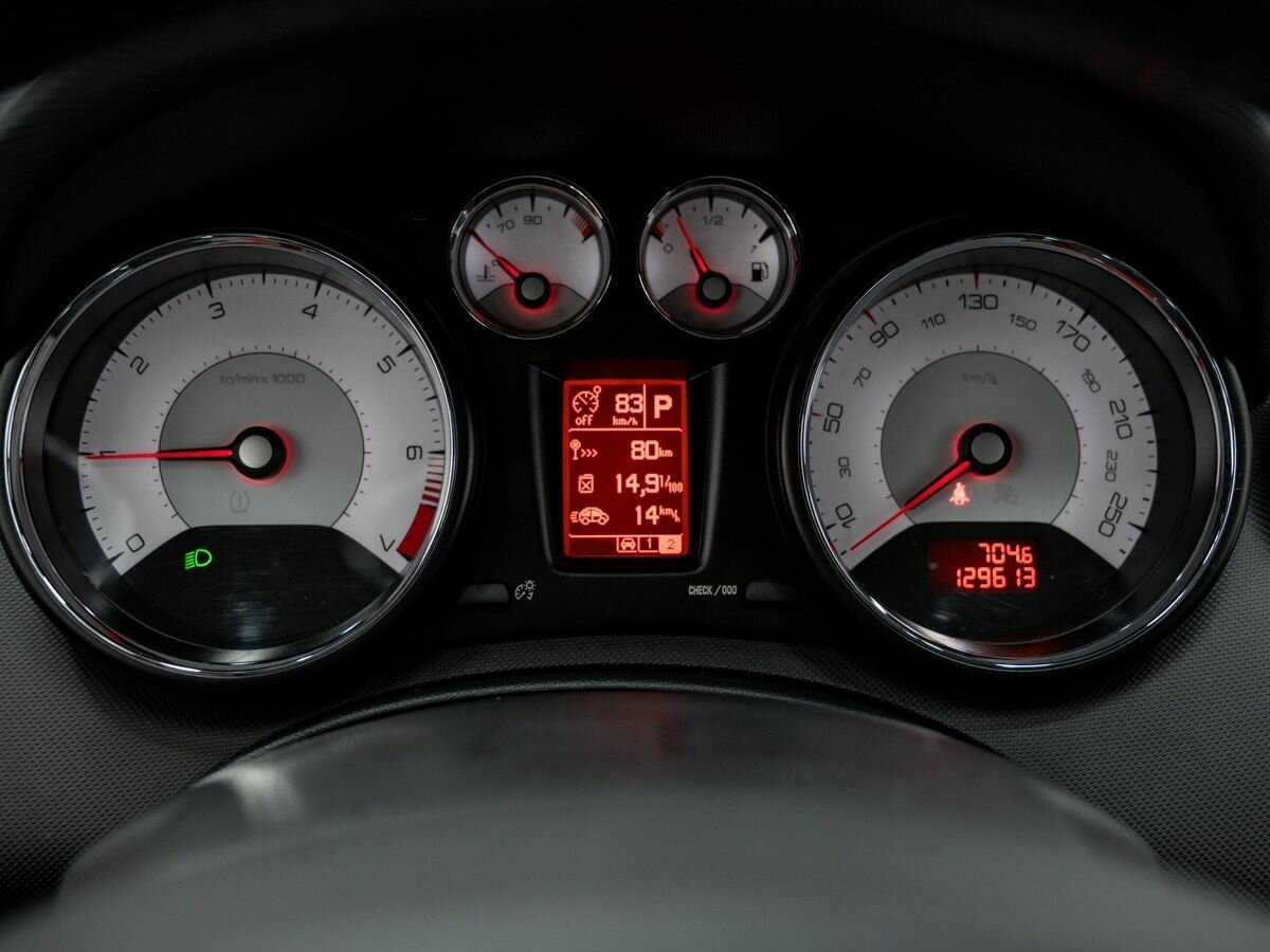 Купить Peugeot 408 с пробегом. Фото: #18