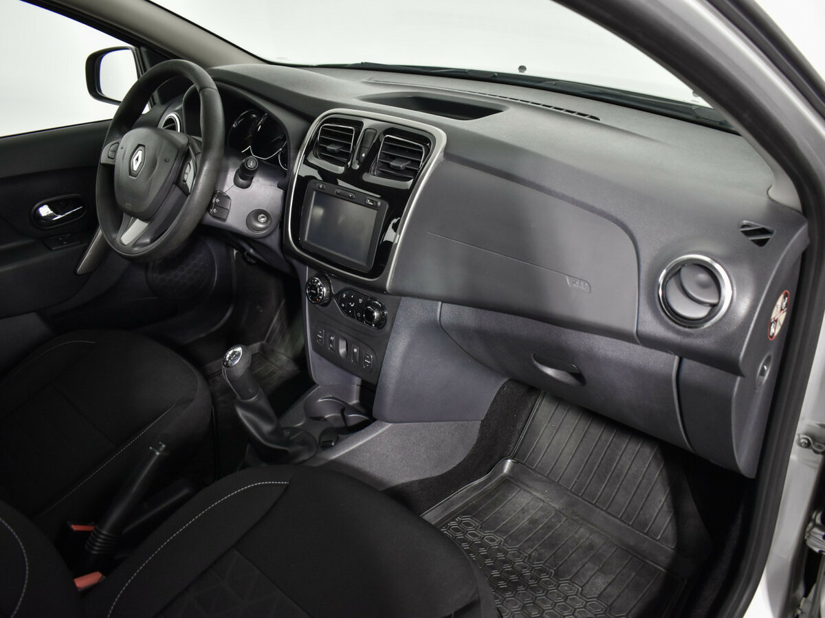 Купить Renault Sandero с пробегом. Фото: #11