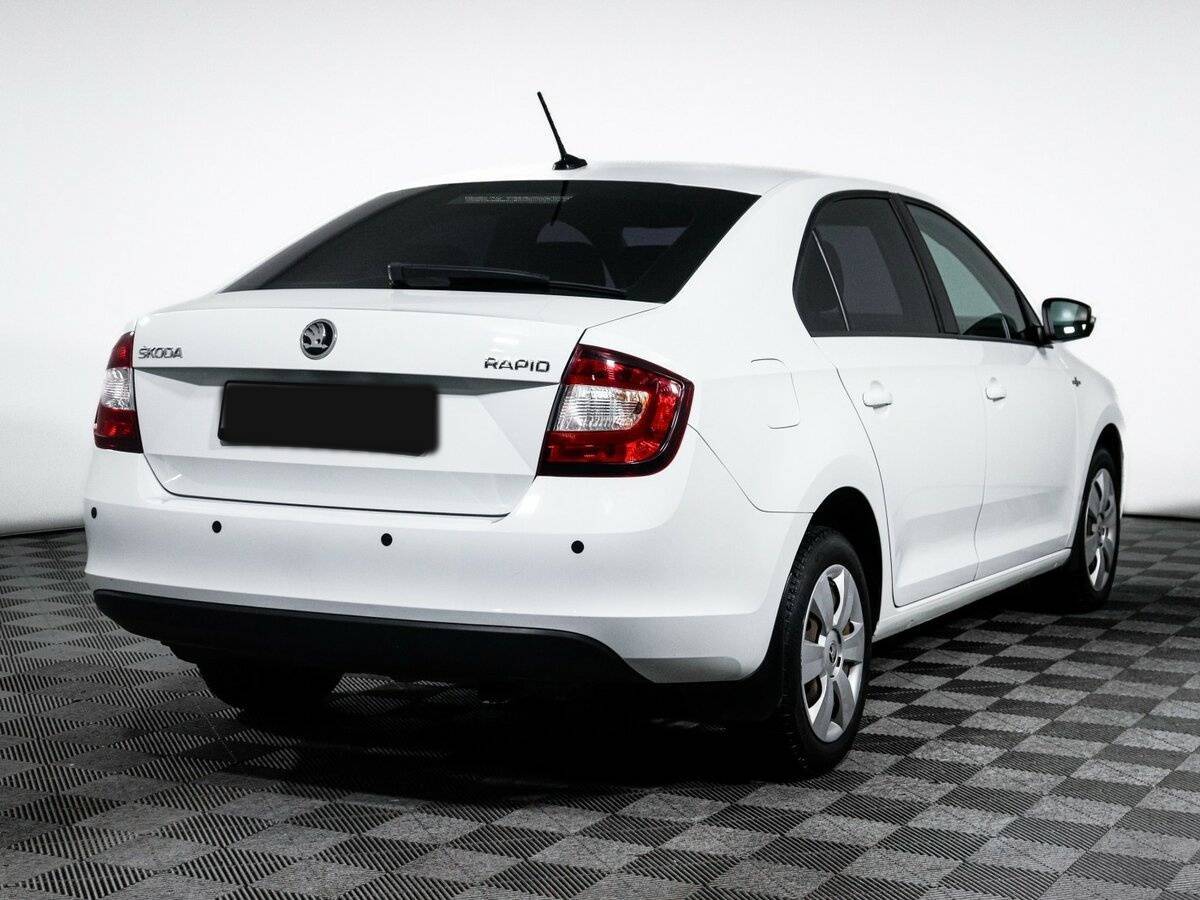 Купить Skoda Rapid с пробегом. Фото: #4
