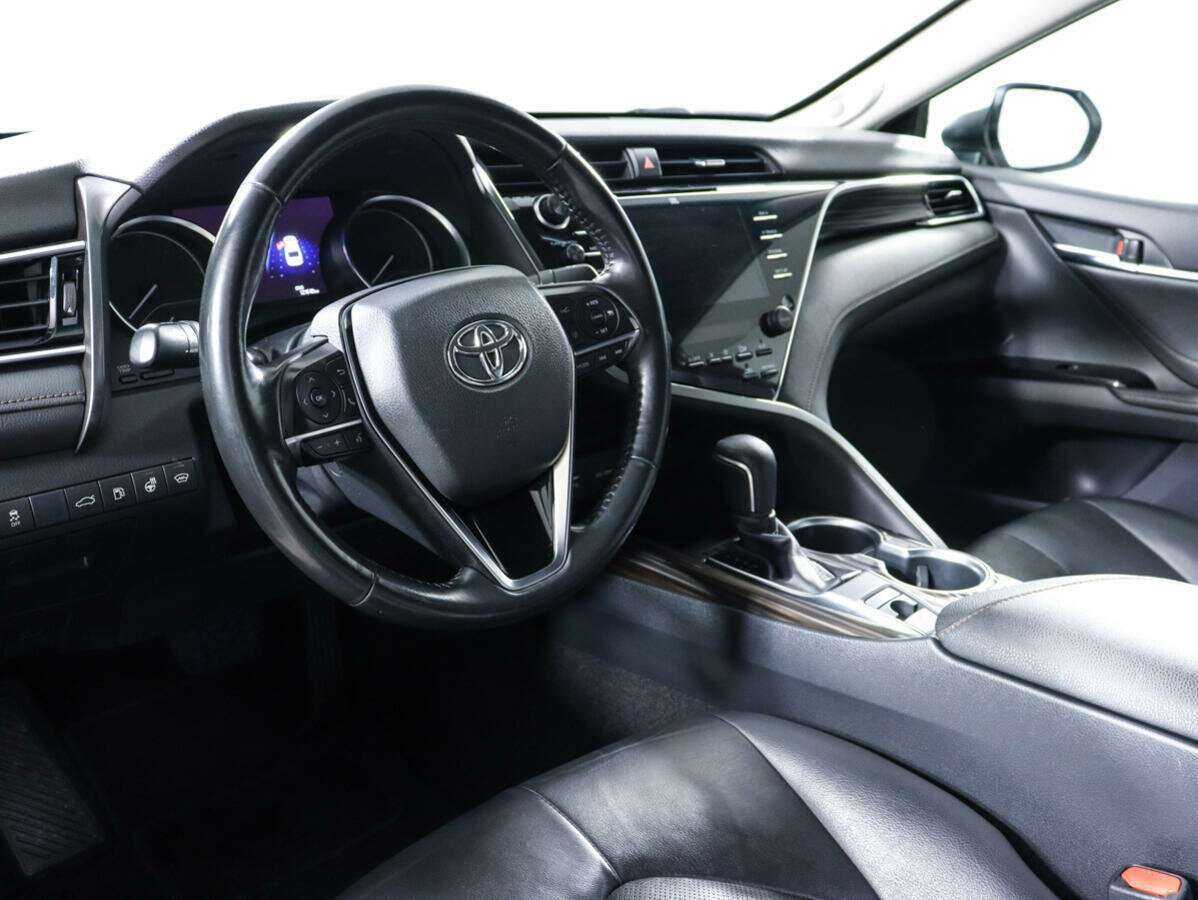 Купить Toyota Camry с пробегом. Фото: #10