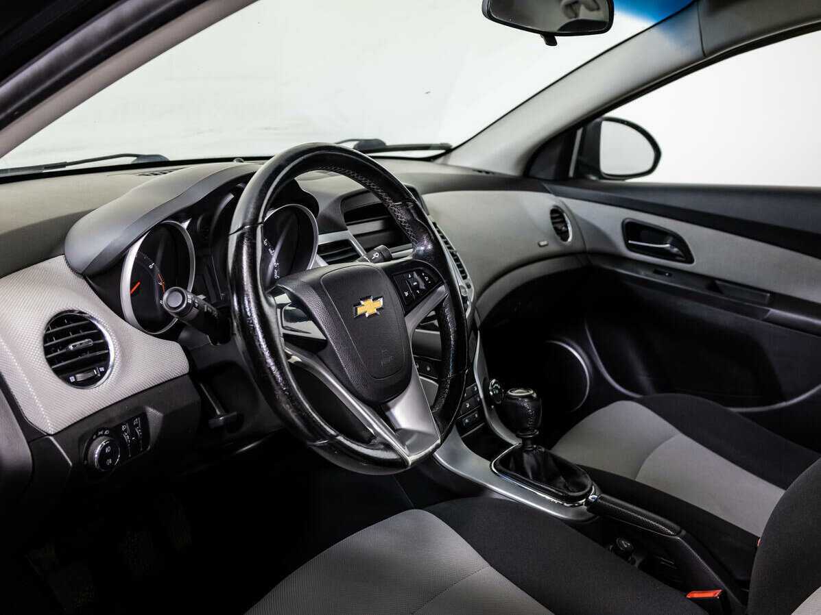 Купить Chevrolet Cruze с пробегом. Фото: #9