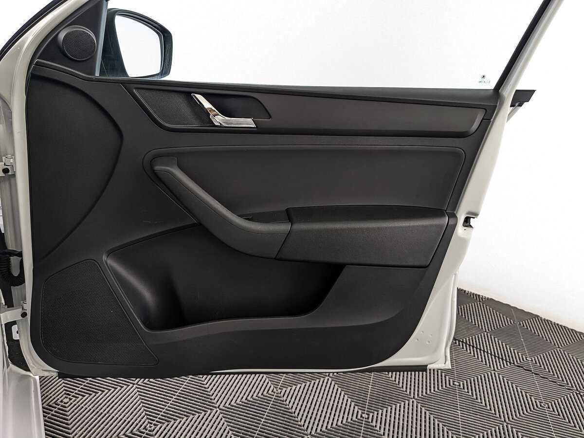 Купить Skoda Rapid с пробегом. Фото: #21