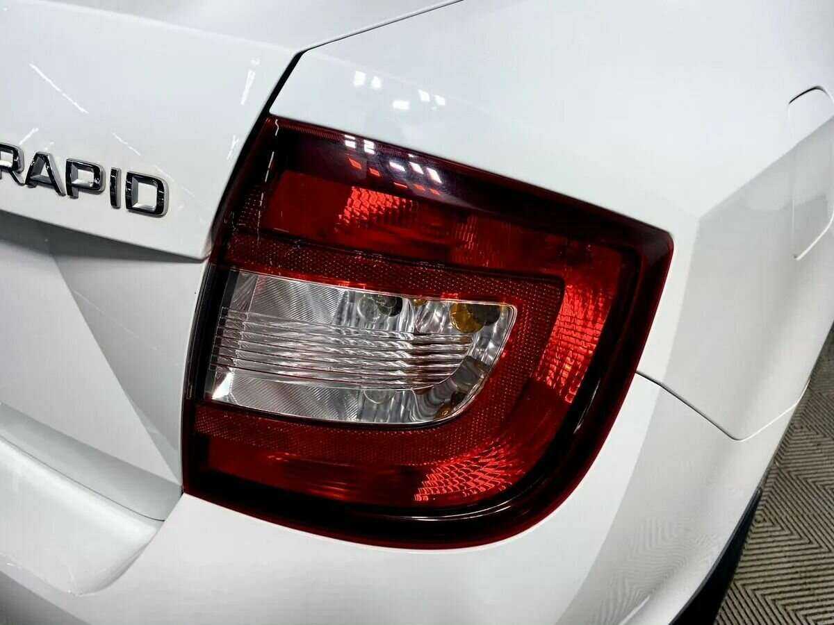 Купить Skoda Rapid с пробегом. Фото: #17