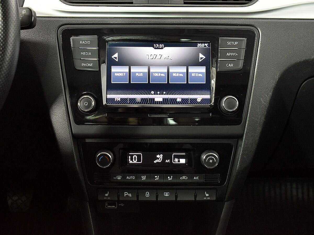 Купить Skoda Rapid с пробегом. Фото: #10