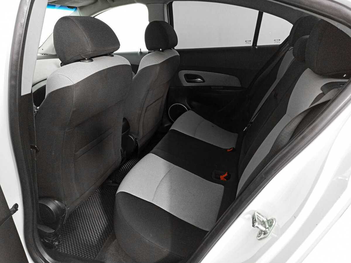 Купить Chevrolet Cruze с пробегом. Фото: #9
