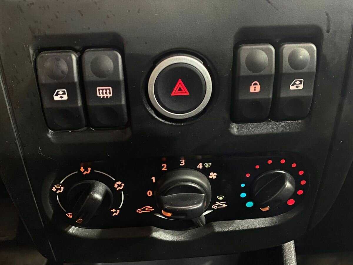 Купить Lada (ВАЗ) Largus с пробегом. Фото: #12