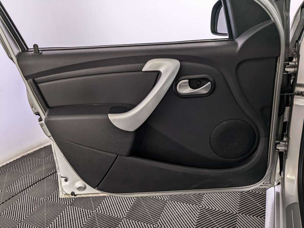 Купить Renault Sandero с пробегом. Фото: #13
