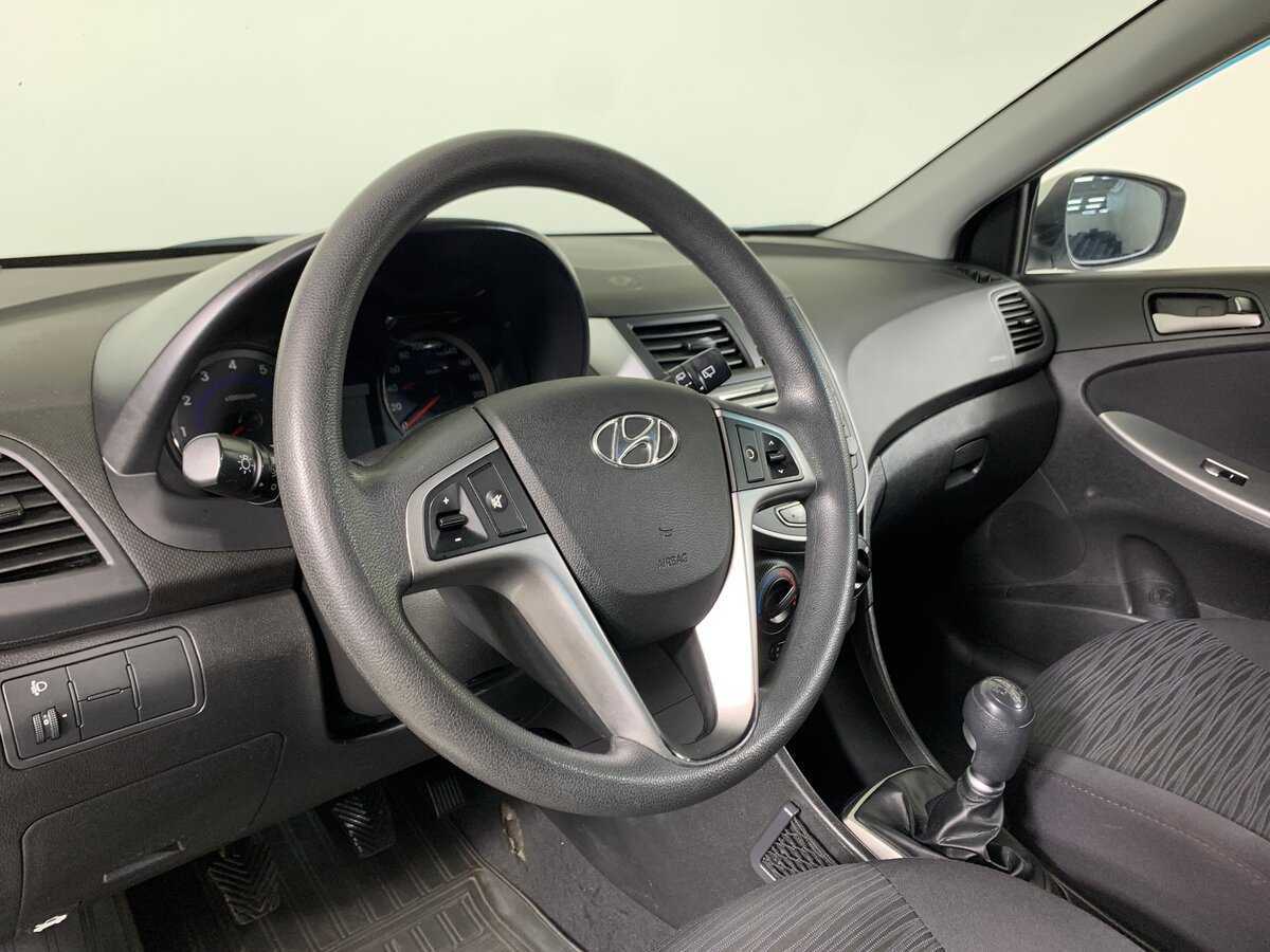 Купить Hyundai Solaris с пробегом. Фото: #11