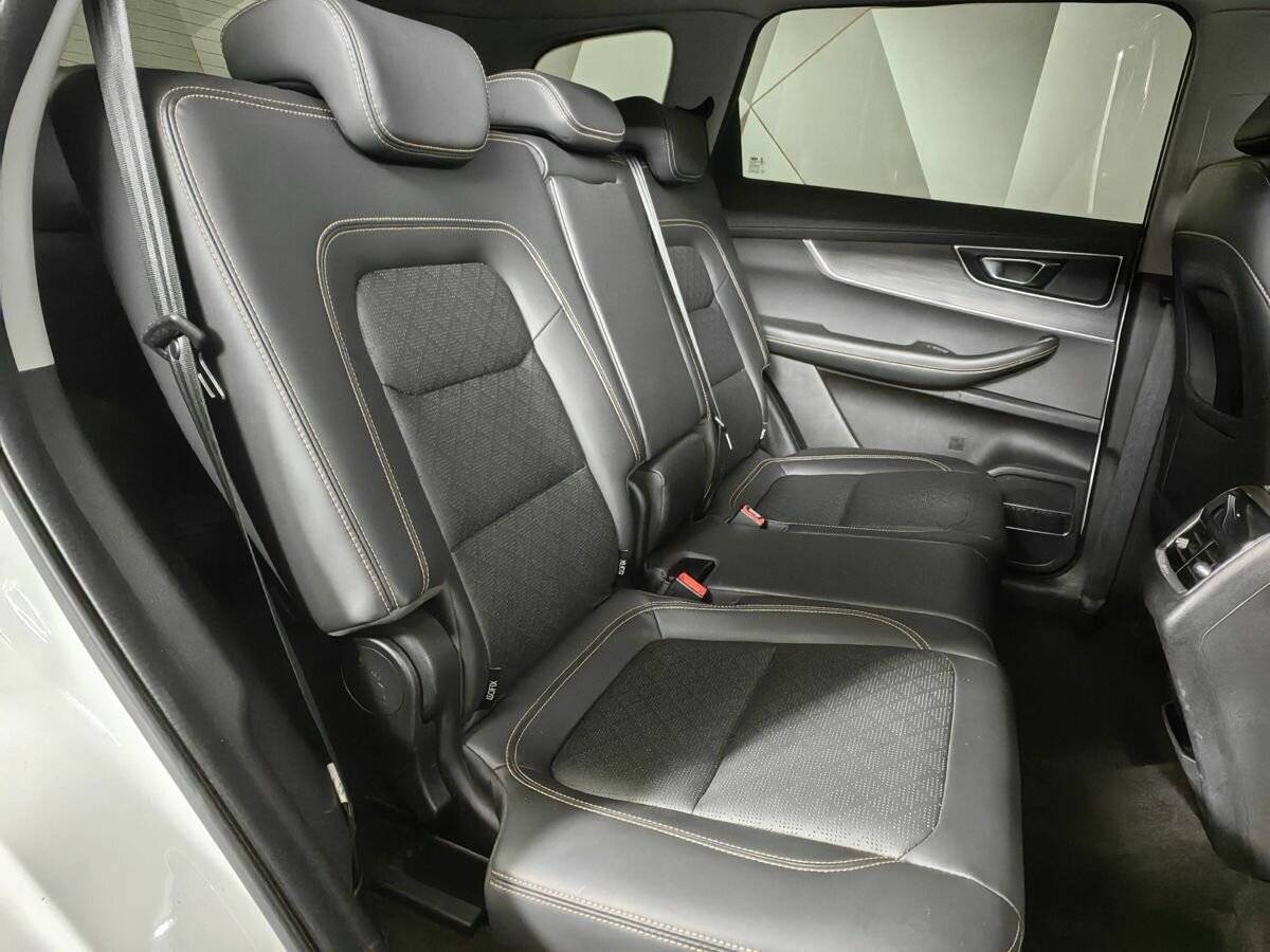 Купить Chery Tiggo 8 с пробегом. Фото: #11