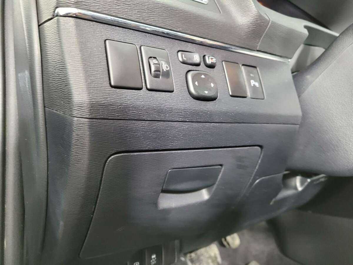 Купить Toyota Avensis с пробегом. Фото: #8