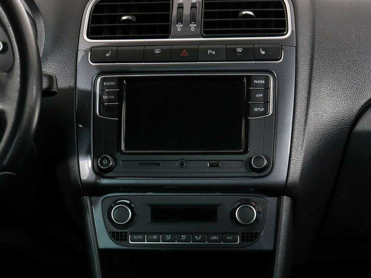 Купить Volkswagen Polo с пробегом. Фото: #10