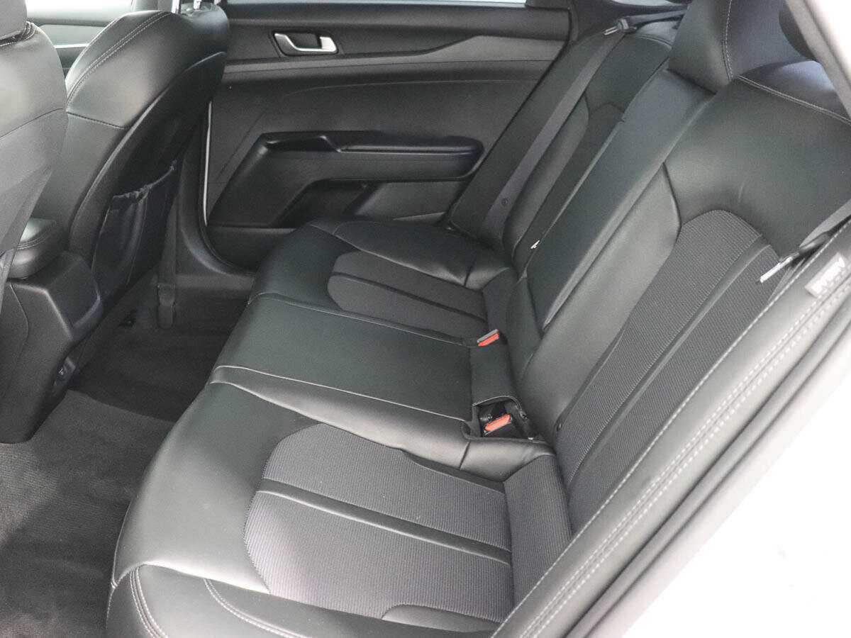 Купить Kia K5 с пробегом. Фото: #10