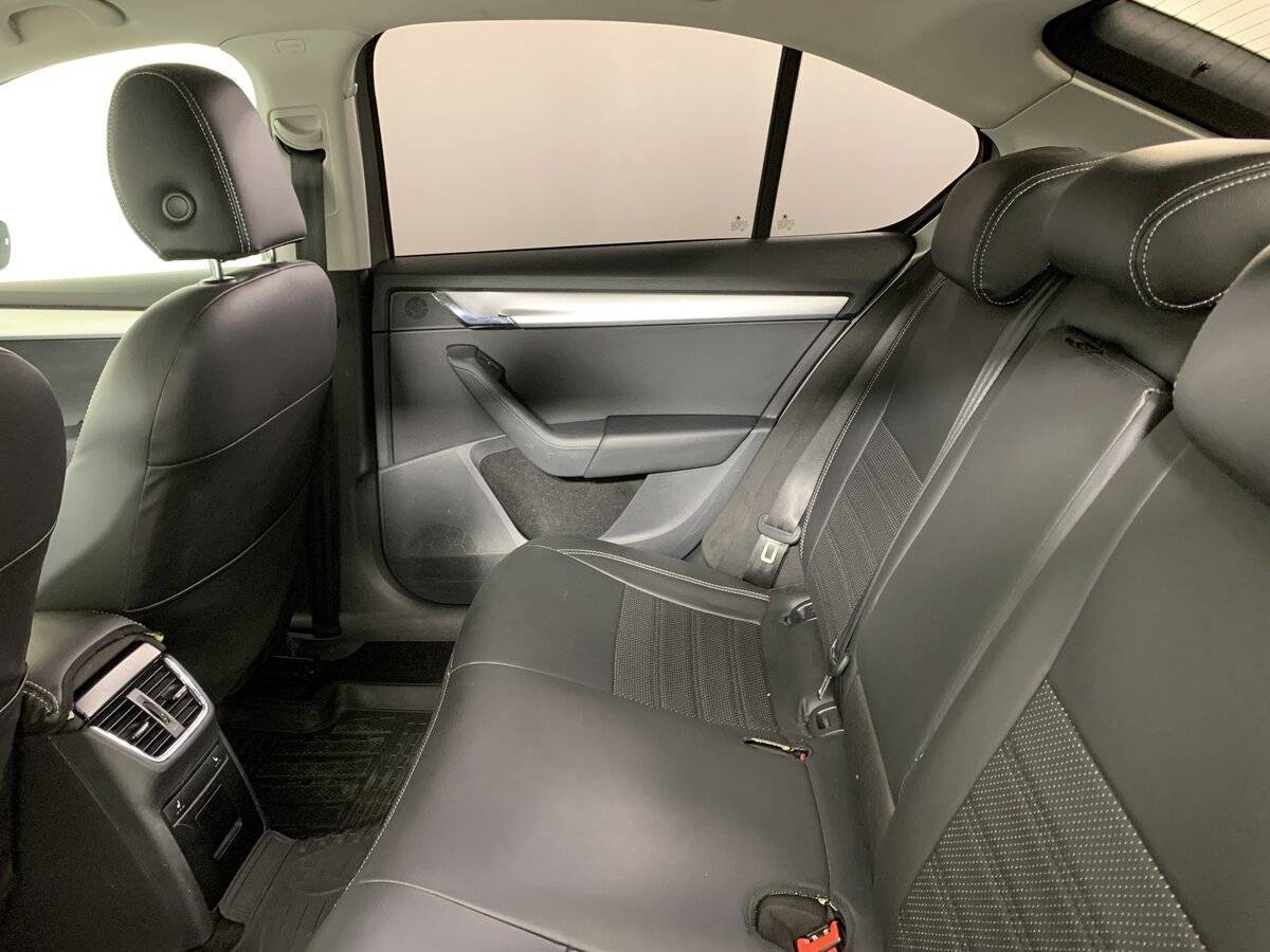 Купить Skoda Octavia с пробегом. Фото: #17