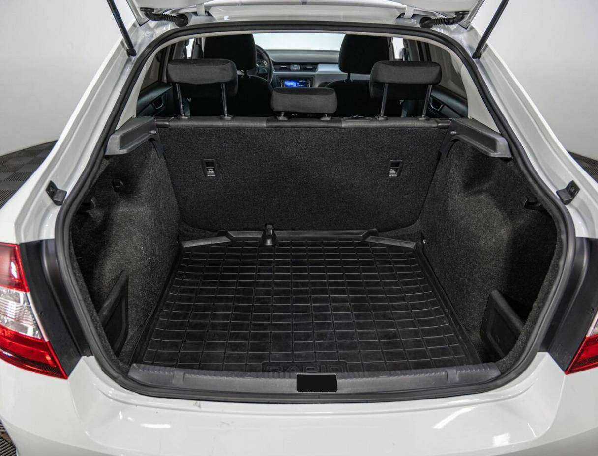 Купить Skoda Rapid с пробегом. Фото: #24