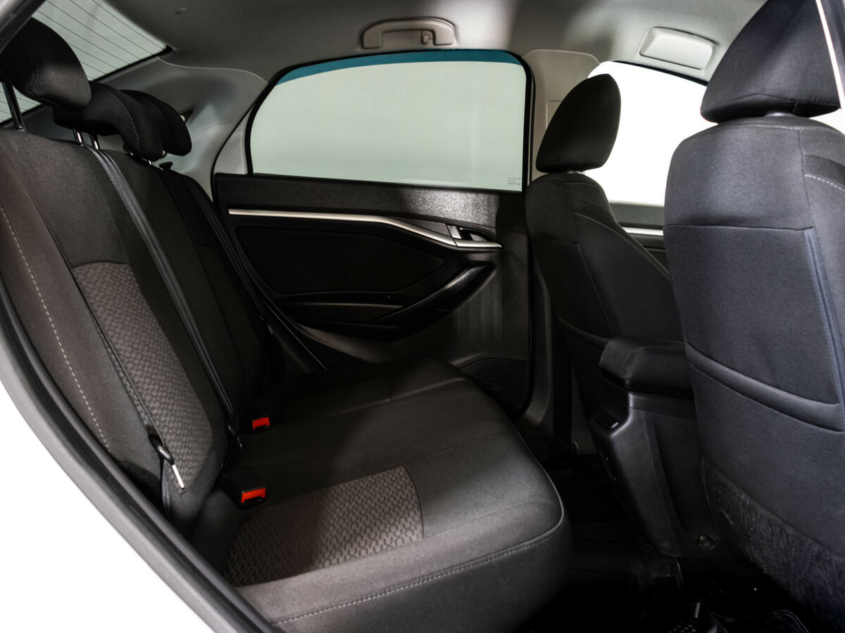 Купить Lada (ВАЗ) Vesta с пробегом. Фото: #11