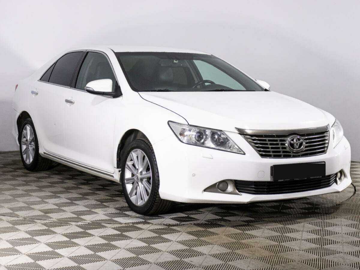 Купить Toyota Camry с пробегом. Фото: #2