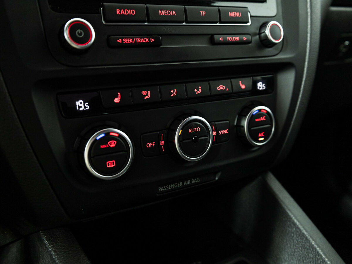 Купить Volkswagen Jetta с пробегом. Фото: #14
