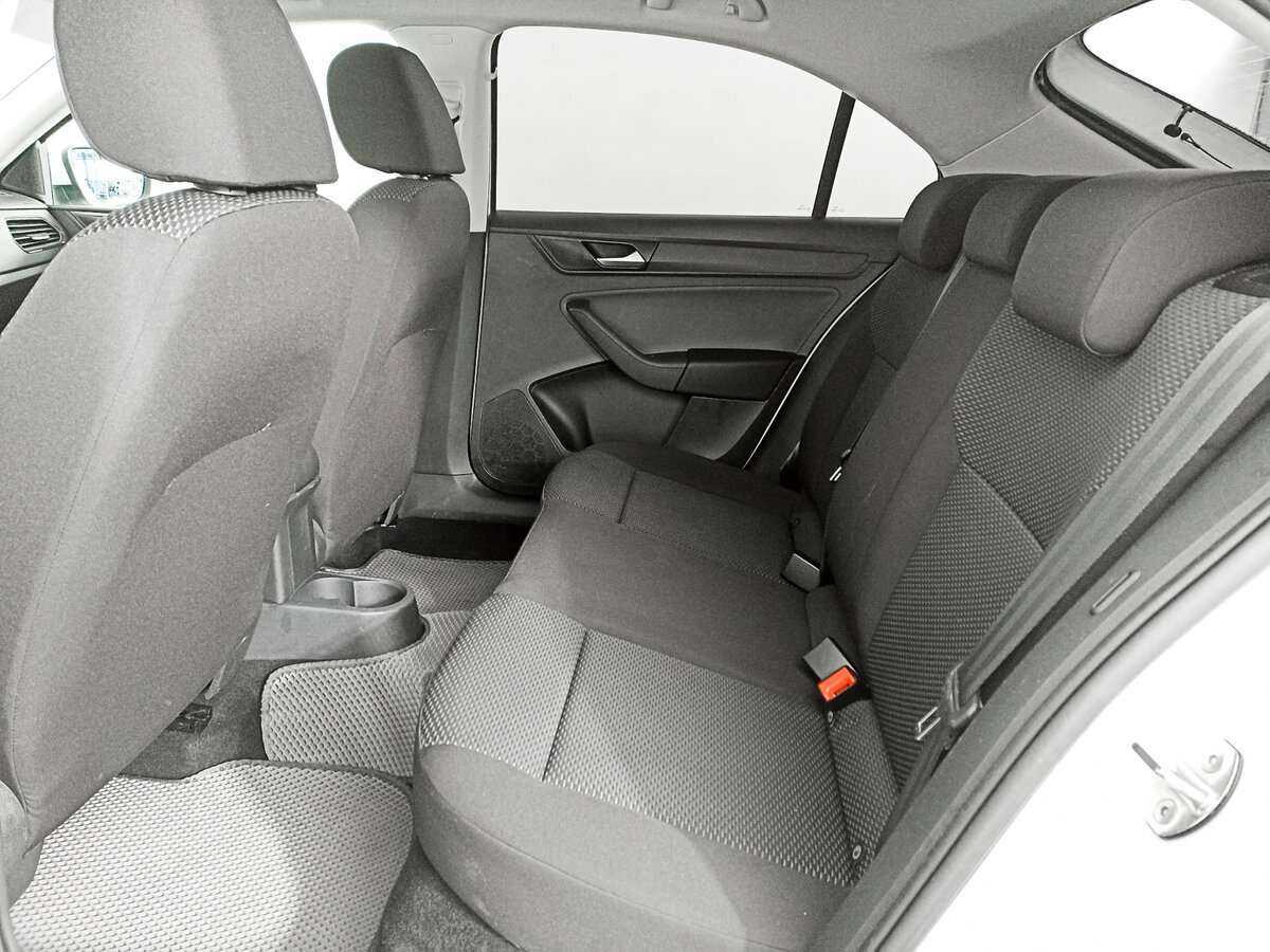 Купить Volkswagen Polo с пробегом. Фото: #11