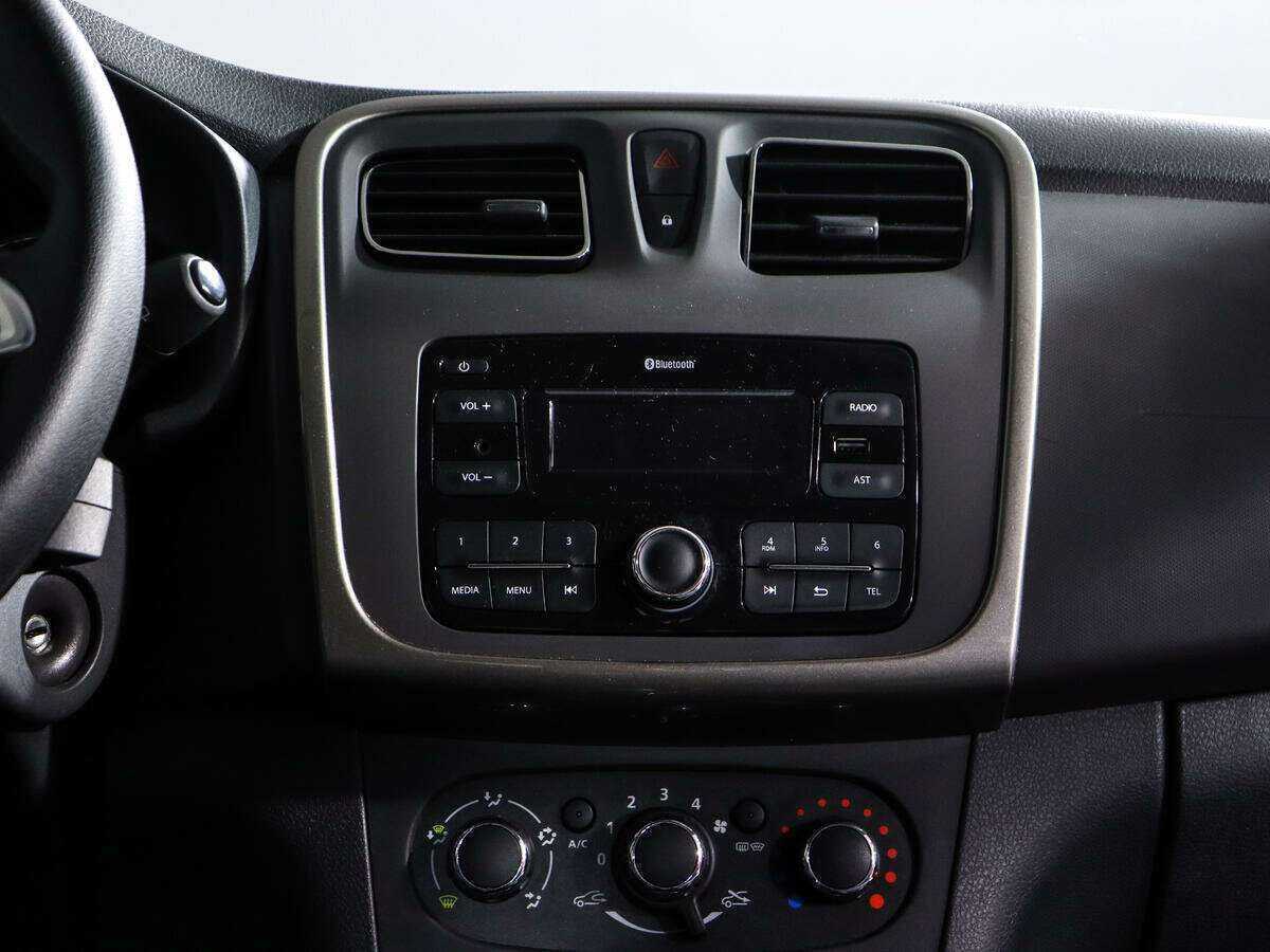 Купить Renault Sandero с пробегом. Фото: #10