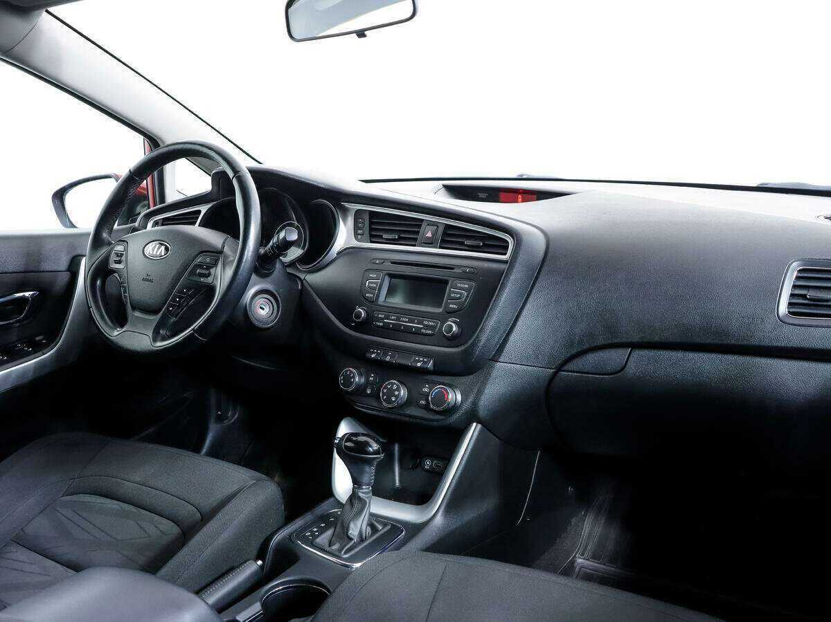 Купить Kia Ceed с пробегом. Фото: #8