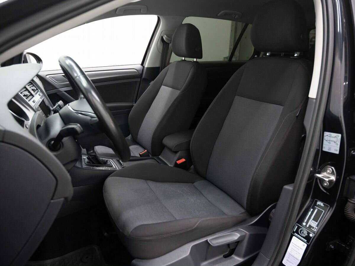 Купить Volkswagen Golf с пробегом. Фото: #9
