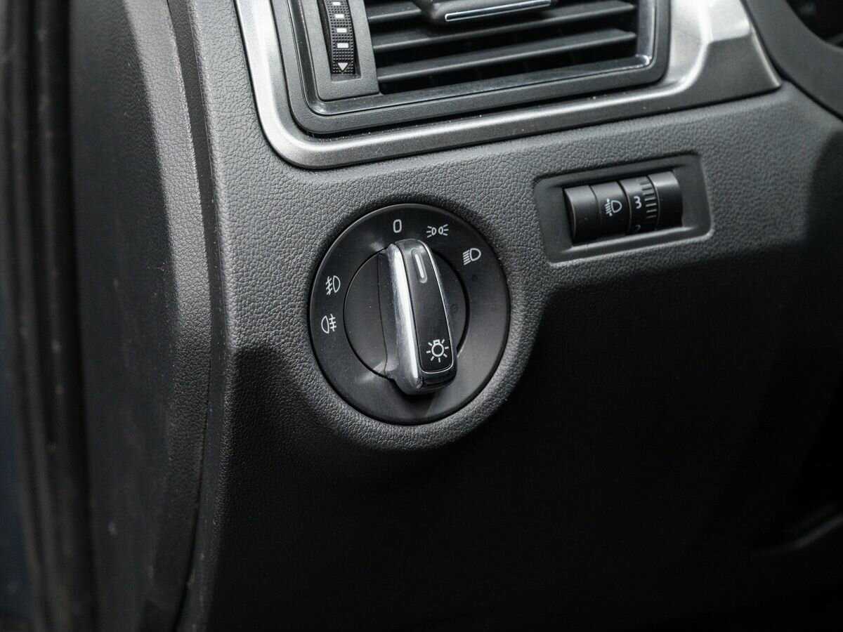 Купить Skoda Rapid с пробегом. Фото: #13