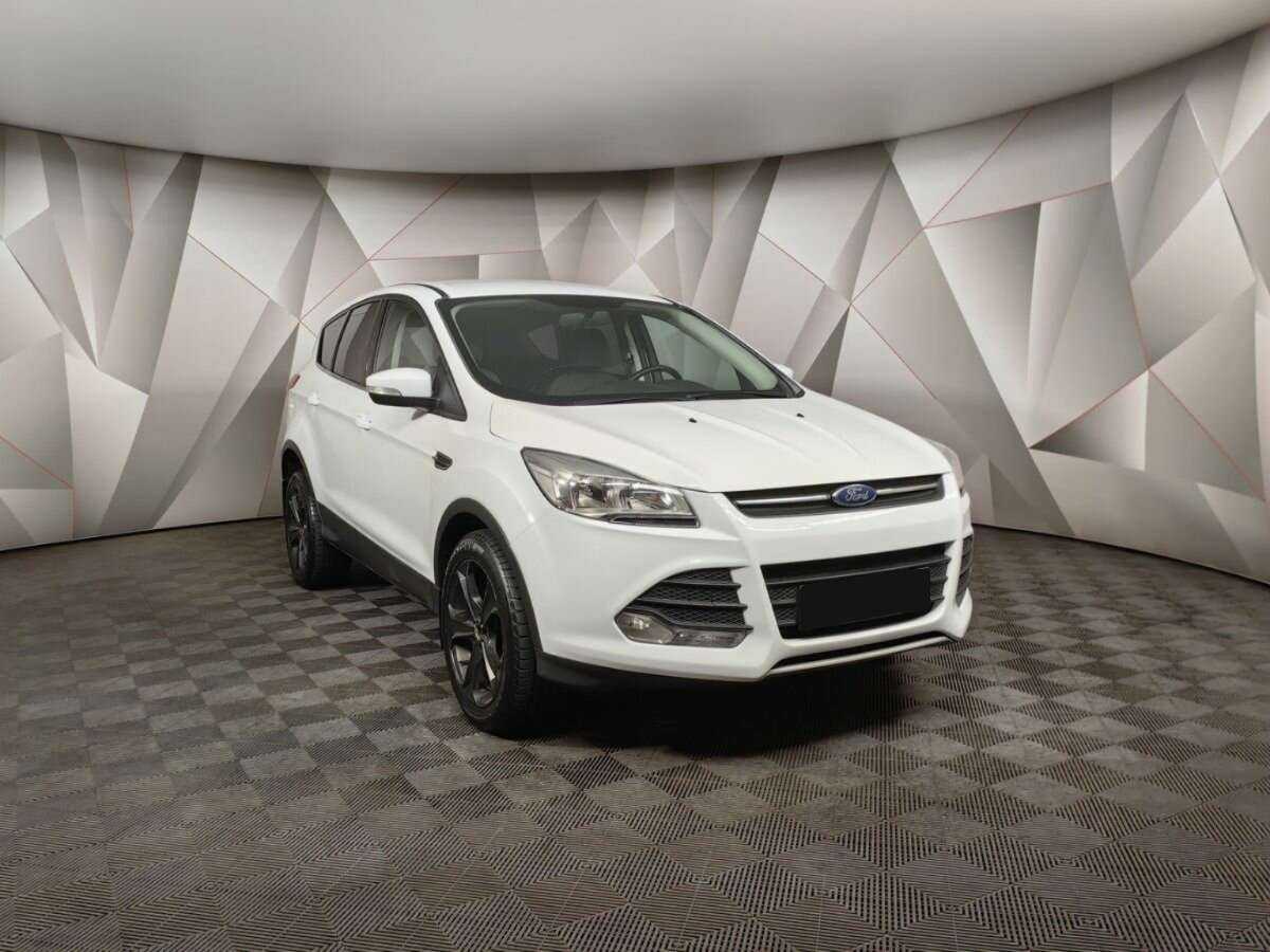 Купить Ford Kuga с пробегом. Фото: #2