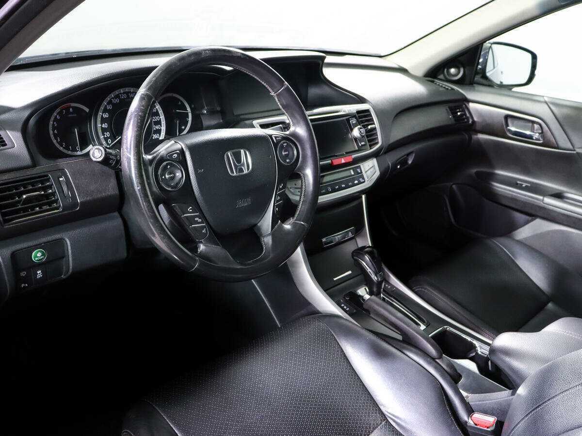 Купить Honda Accord с пробегом. Фото: #11