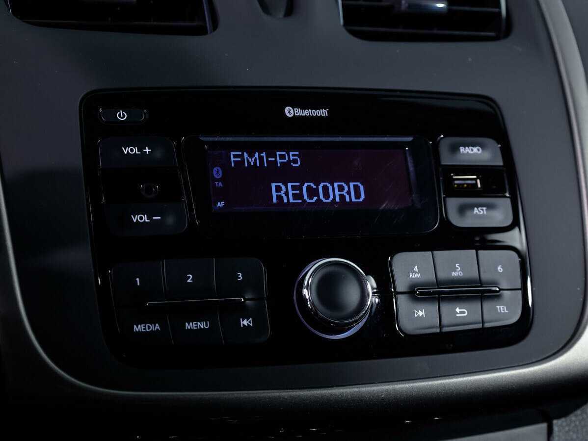 Купить Renault Sandero с пробегом. Фото: #13