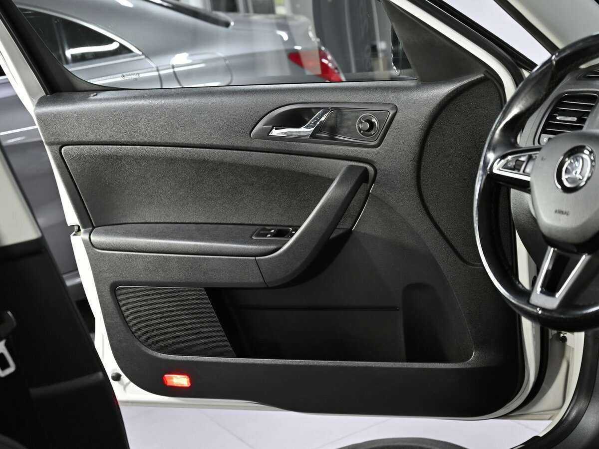 Купить Skoda Yeti с пробегом. Фото: #2