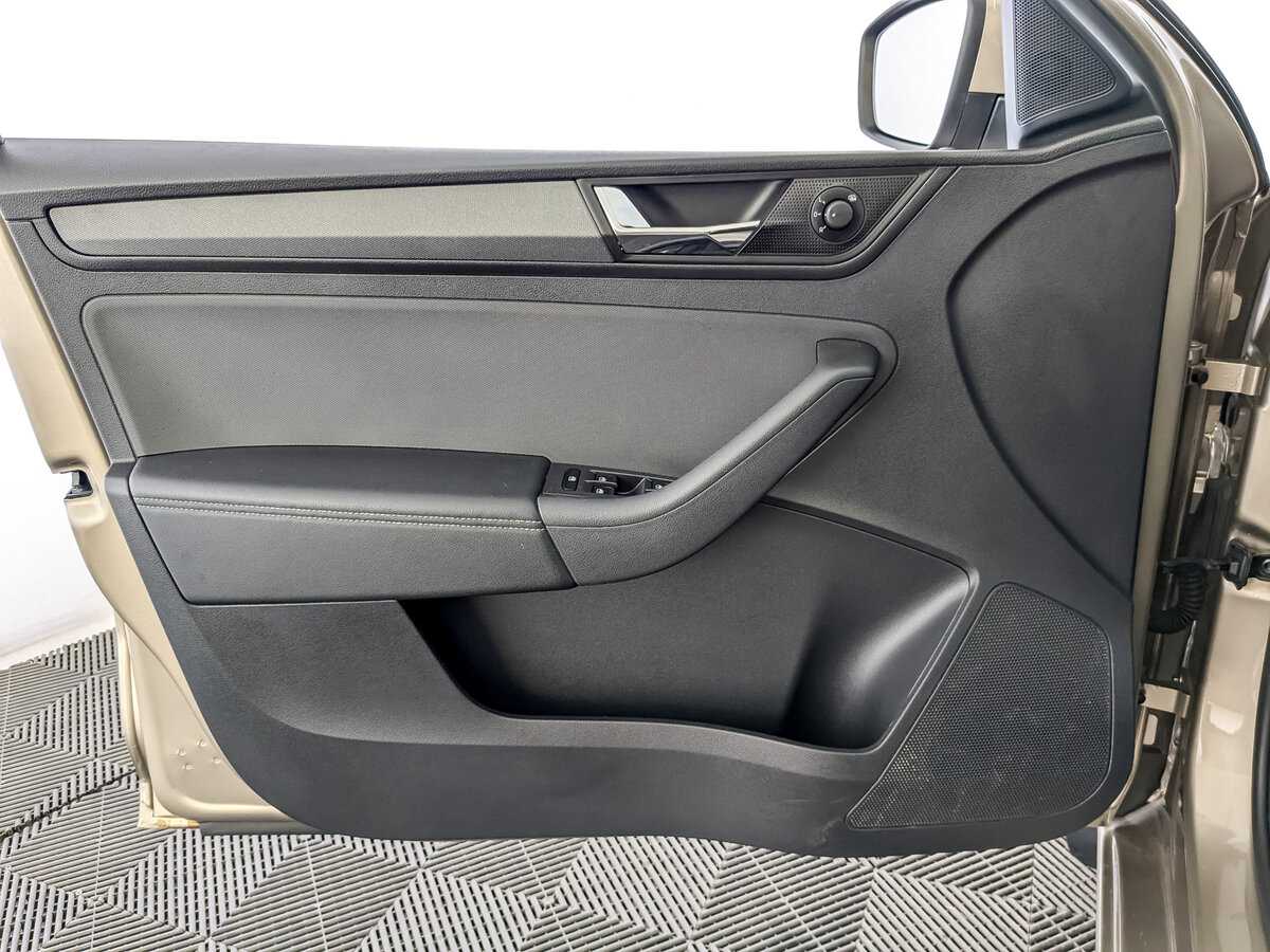 Купить Skoda Rapid с пробегом. Фото: #14