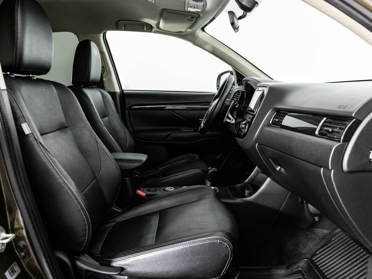 Купить Mitsubishi Outlander с пробегом. Фото: #14