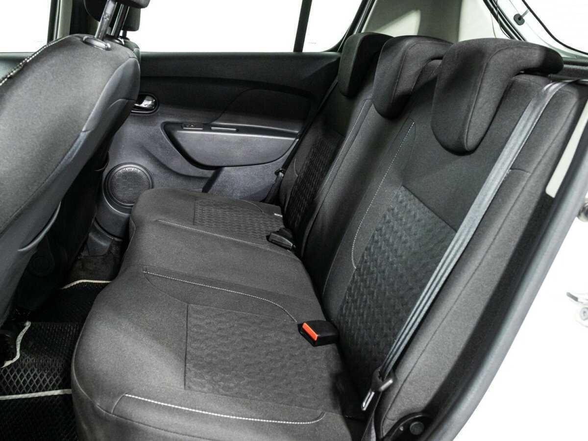 Купить Renault Sandero с пробегом. Фото: #9