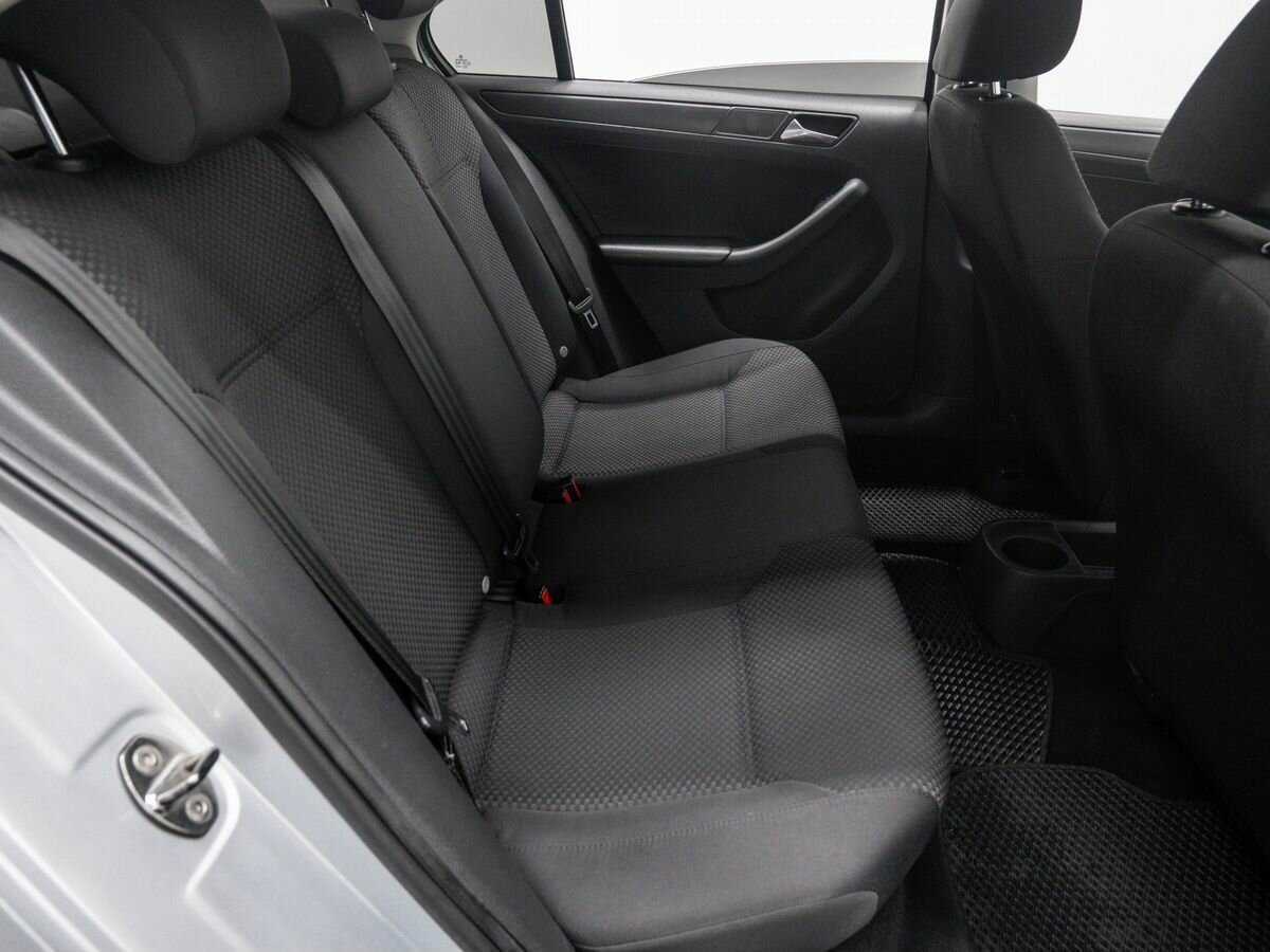 Купить Volkswagen Jetta с пробегом. Фото: #9