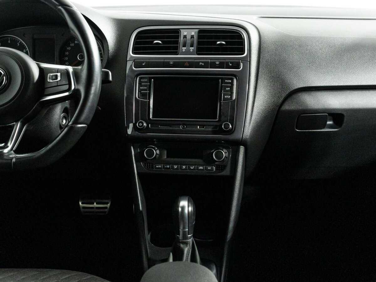 Купить Volkswagen Polo с пробегом. Фото: #13