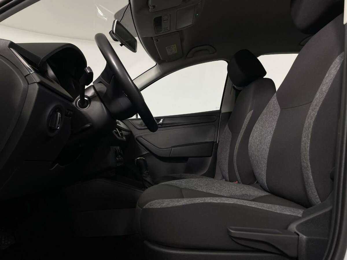 Купить Skoda Rapid с пробегом. Фото: #9