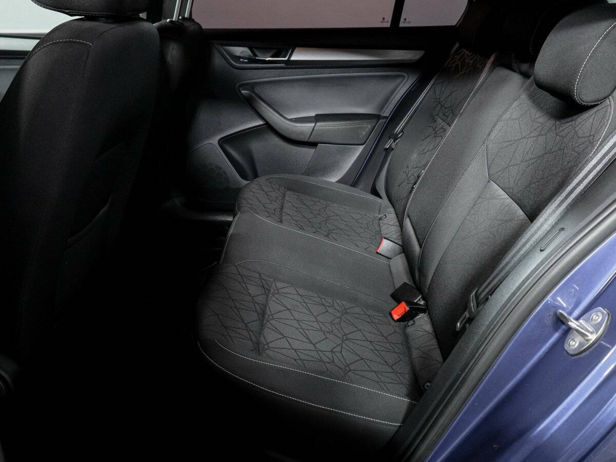 Купить Skoda Rapid с пробегом. Фото: #9