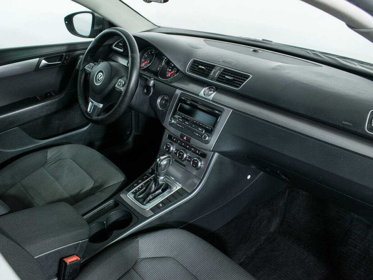Купить Volkswagen Passat с пробегом. Фото: #8