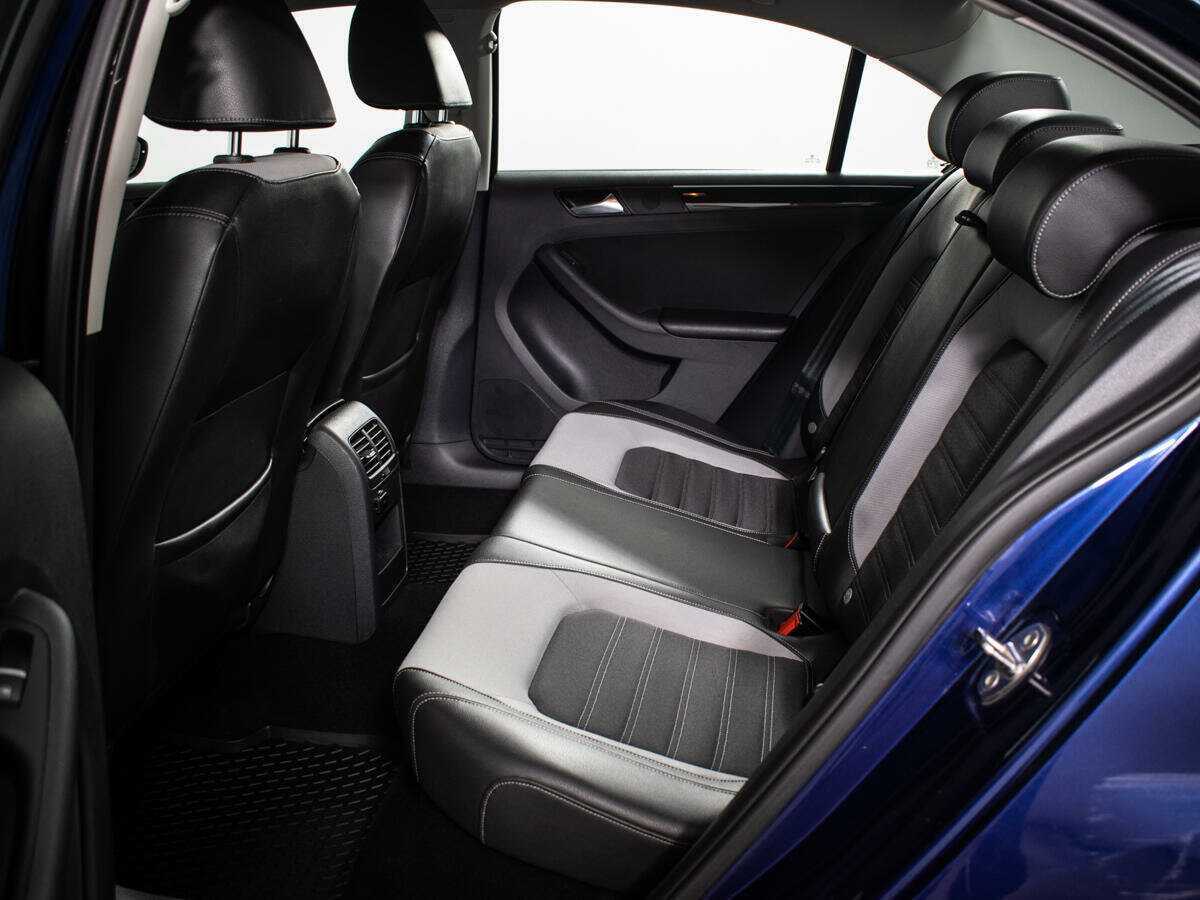Купить Volkswagen Jetta с пробегом. Фото: #9