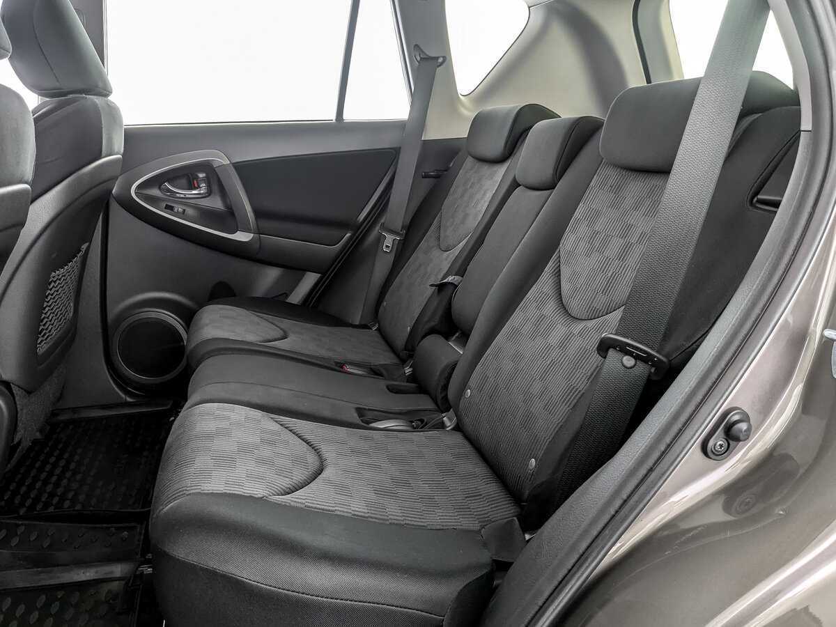 Купить Toyota RAV4 с пробегом. Фото: #11