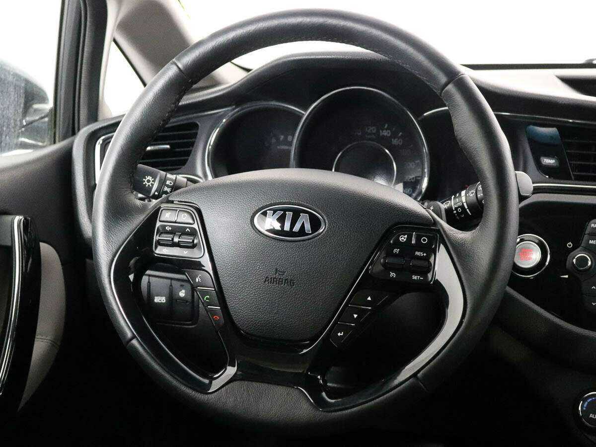 Купить Kia Ceed с пробегом. Фото: #11