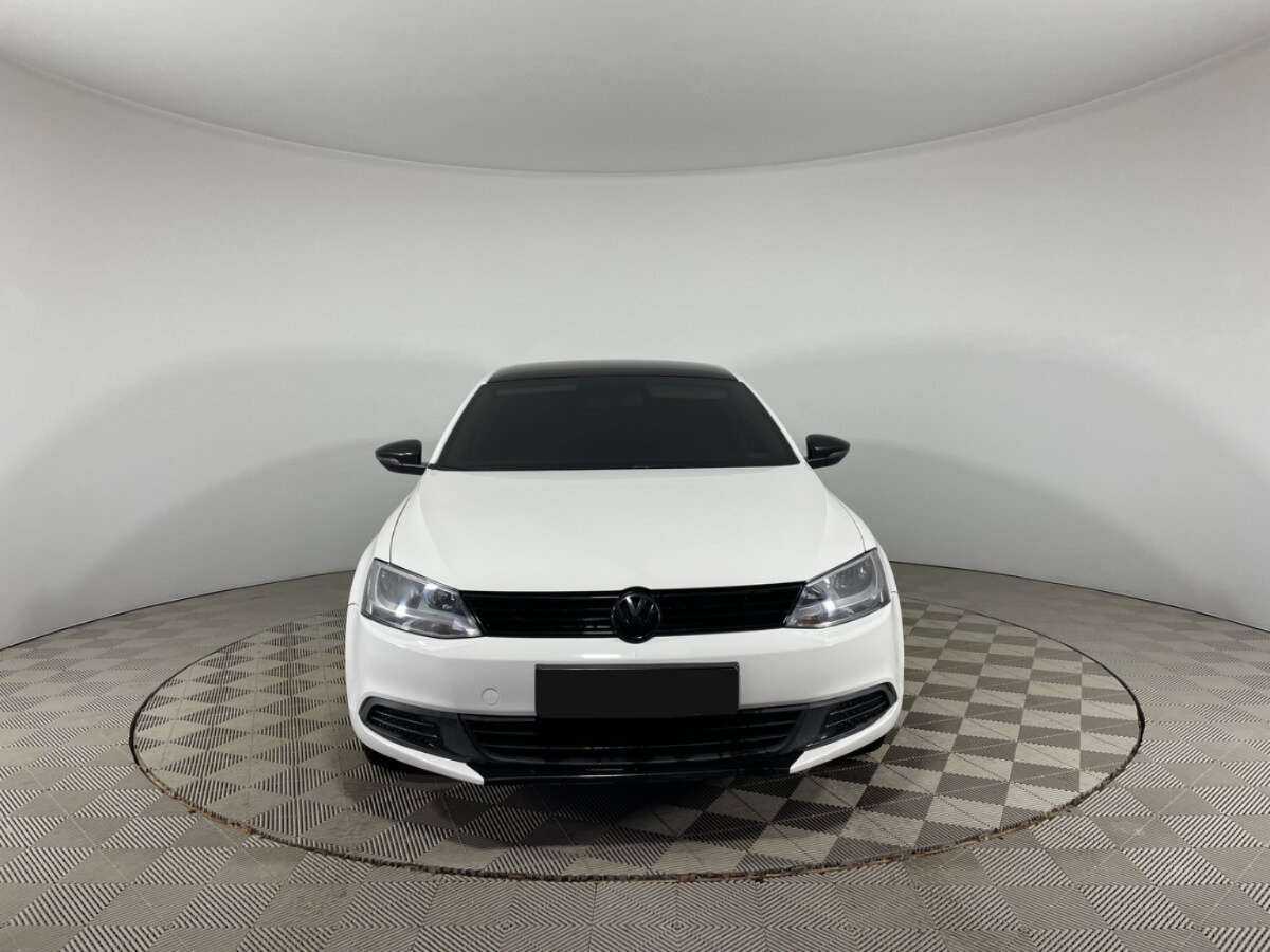 Купить Volkswagen Jetta с пробегом. Фото: #1