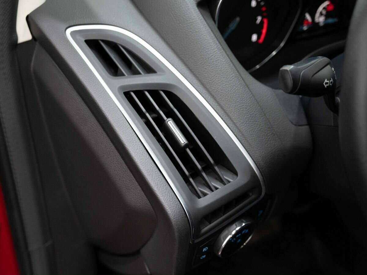 Купить Ford Focus с пробегом. Фото: #18