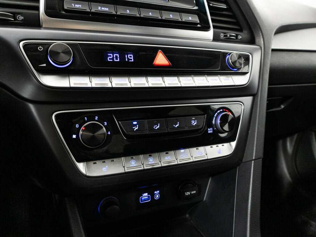 Купить Hyundai Sonata с пробегом. Фото: #15