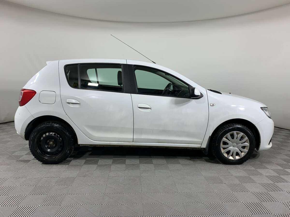 Купить Renault Sandero с пробегом. Фото: #3