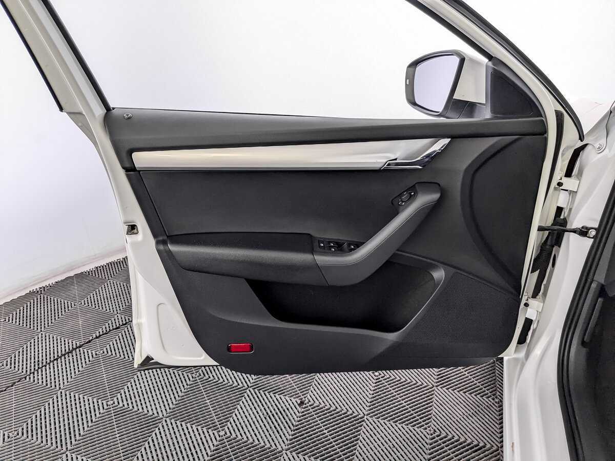 Купить Skoda Octavia с пробегом. Фото: #14