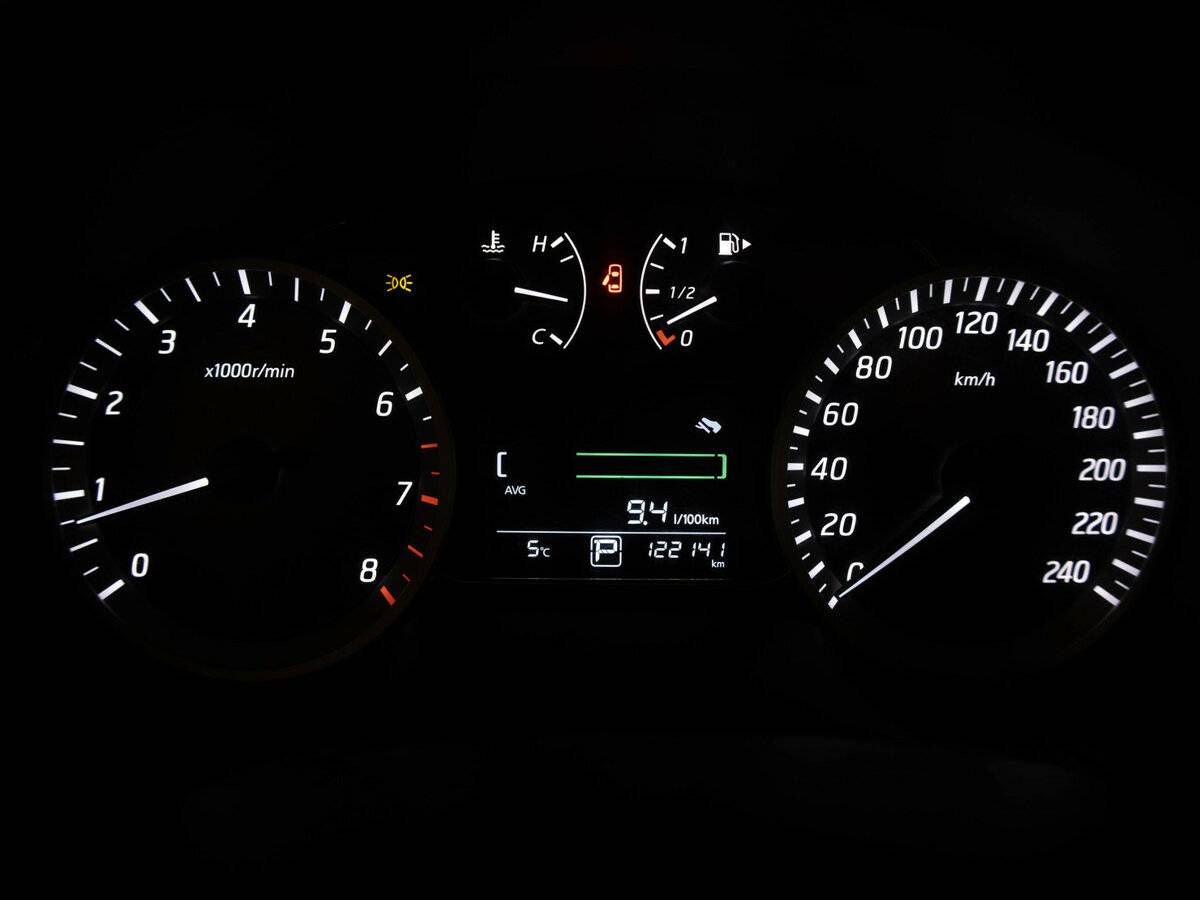 Купить Nissan Tiida с пробегом. Фото: #13