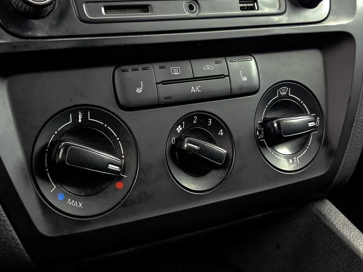 Купить Volkswagen Jetta с пробегом. Фото: #20
